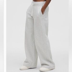 Lululemon scuba mid-rise wide-leg pant